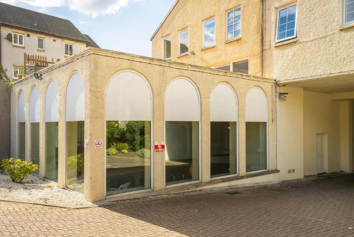 Central Bright 3 Bed Flat With Pool & Parking EDI Exteriér fotografie