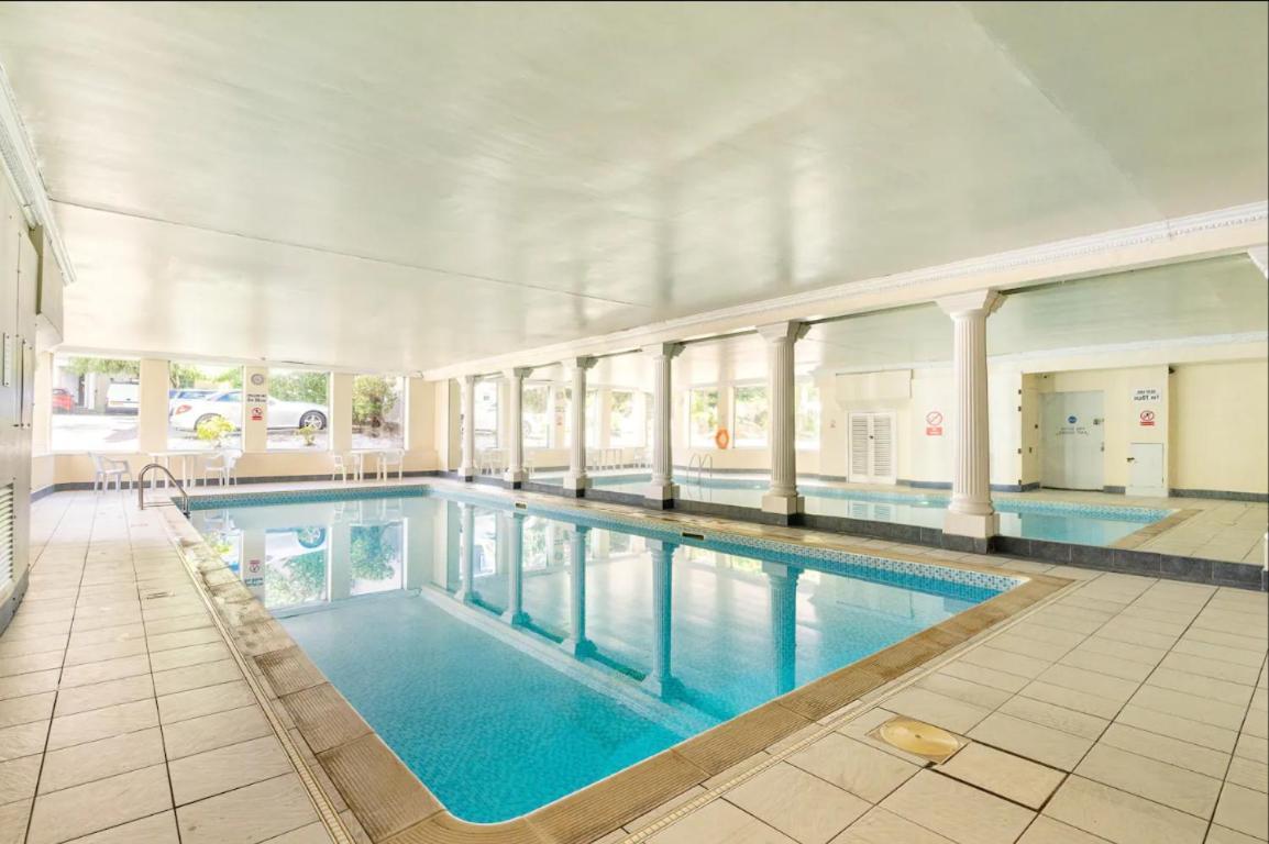 Central Bright 3 Bed Flat With Pool & Parking EDI Exteriér fotografie