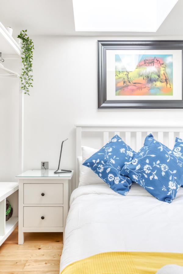 Central Bright 3 Bed Flat With Pool & Parking EDI Exteriér fotografie