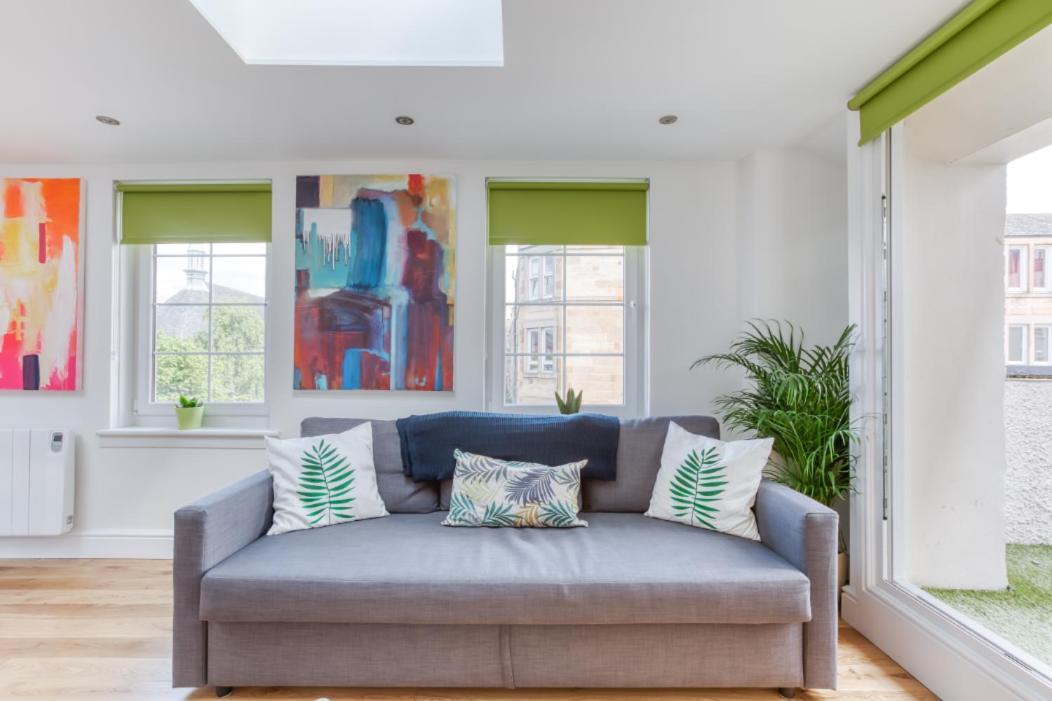 Central Bright 3 Bed Flat With Pool & Parking EDI Exteriér fotografie